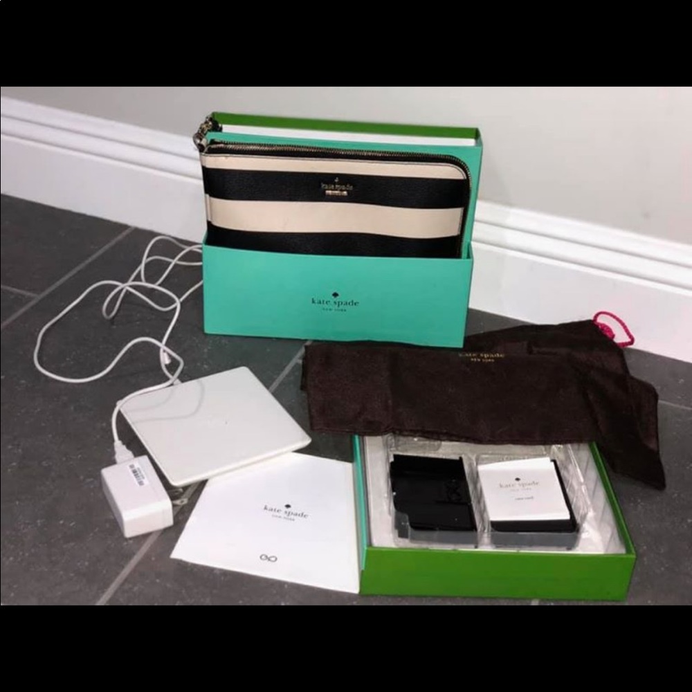 Kate Spade iPhone charging wristlet